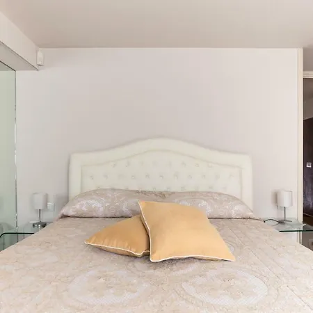 Elena House Gold *