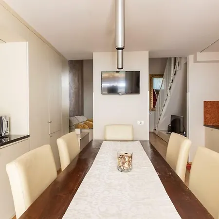 Elena House Gold